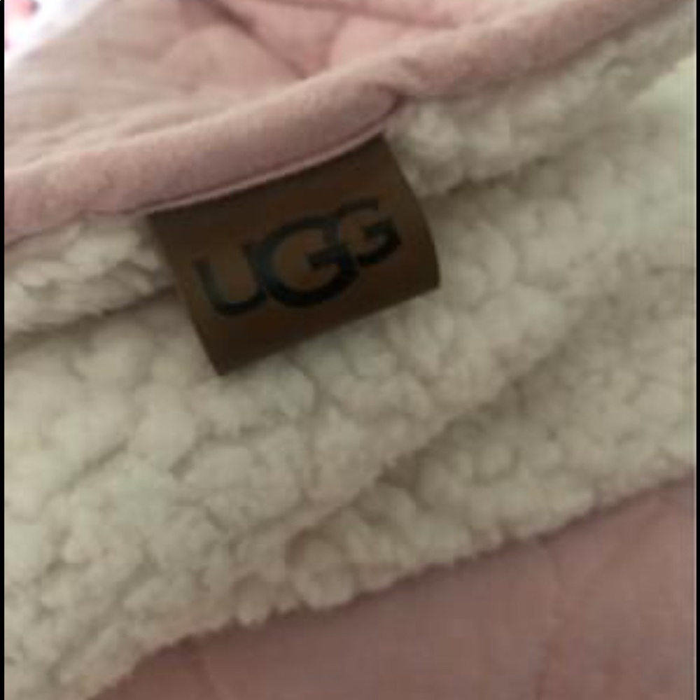 UGG TWIN COMFORTERS &SHAM